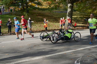 胡志明市马拉松：越南跑者再破纪录，赛事精彩！，越南胡志明街拍